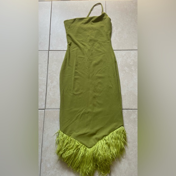 Green Maxi dress with feather - Picture 2 of 2
